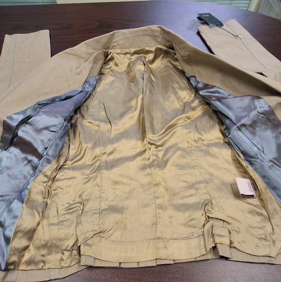 Blazer - Picture 6 of 10